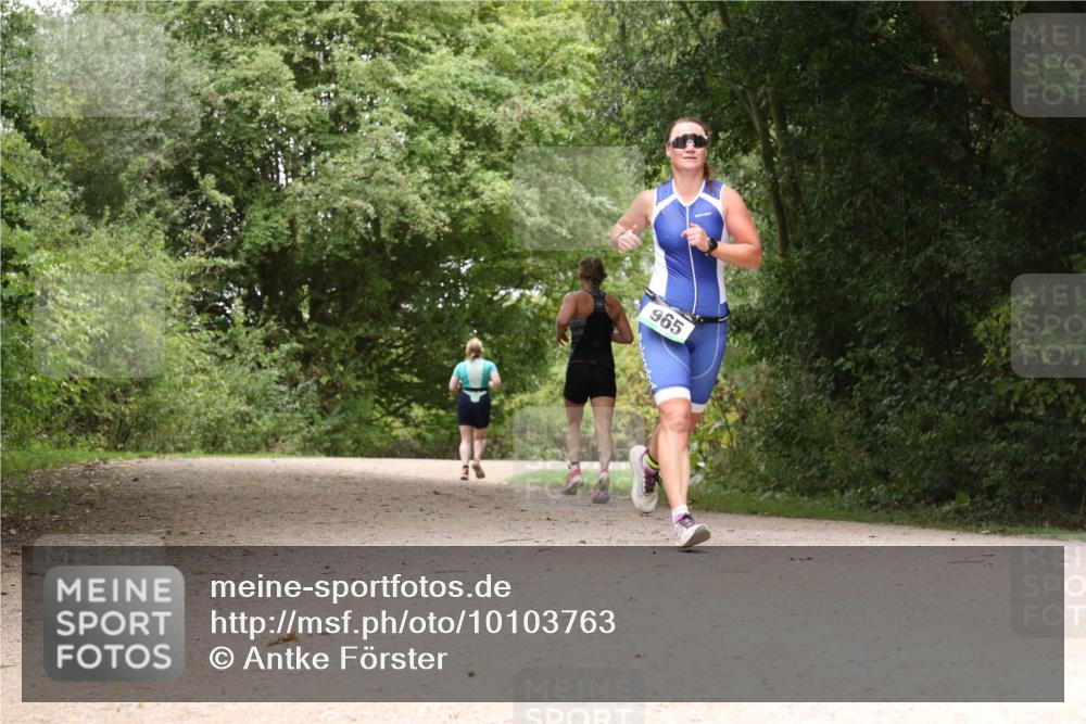 30.08.2026 - Elbe Triathlon Hamburg Antke Förster http://msf.ph/oto/10103763 30.08.2026 11:45:48 Laufen 965 meine-sportfotos.de