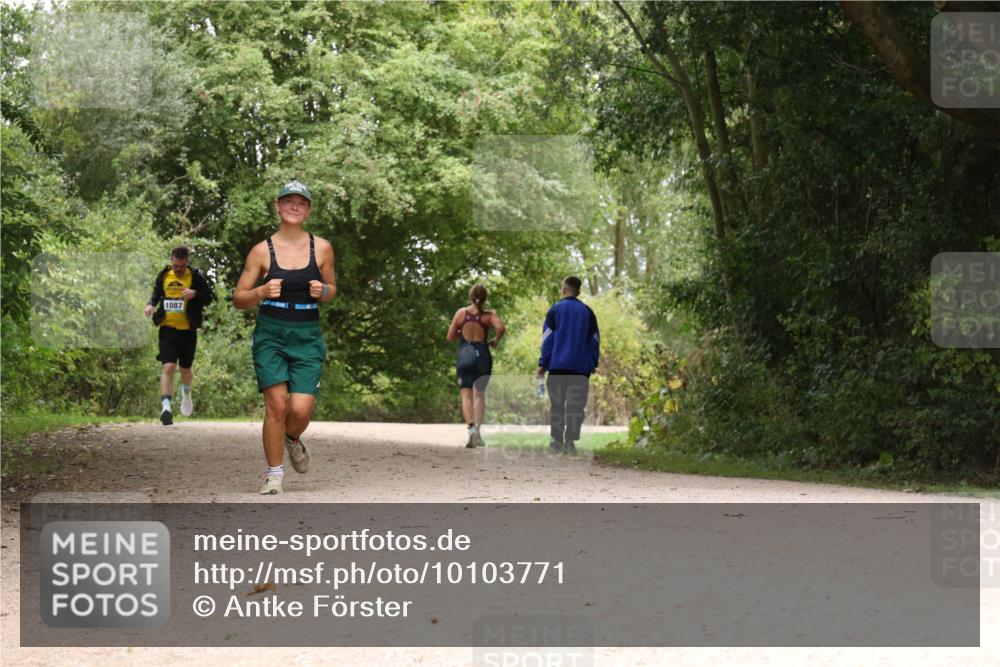 30.08.2026 - Elbe Triathlon Hamburg Antke Förster http://msf.ph/oto/10103771 30.08.2026 11:46:16 Laufen 1087 meine-sportfotos.de