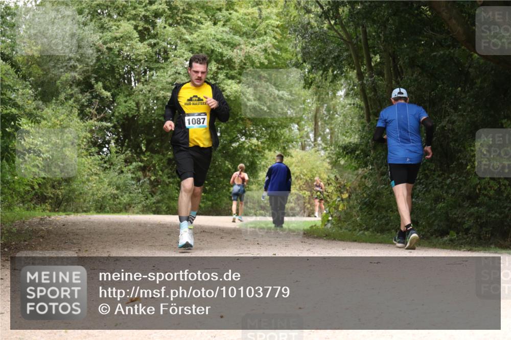30.08.2026 - Elbe Triathlon Hamburg Antke Förster http://msf.ph/oto/10103779 30.08.2026 11:46:20 Laufen 1087 meine-sportfotos.de