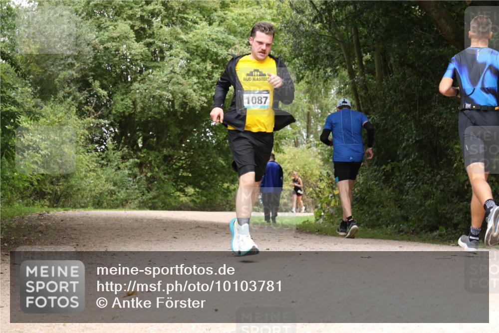 30.08.2026 - Elbe Triathlon Hamburg Antke Förster http://msf.ph/oto/10103781 30.08.2026 11:46:20 Laufen 1087 meine-sportfotos.de