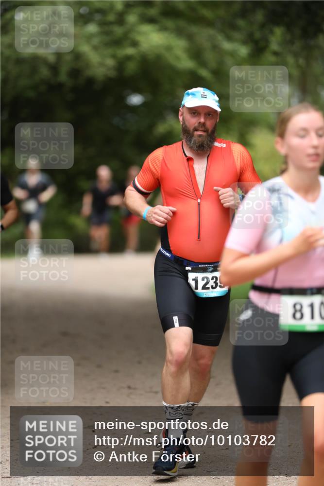 30.08.2026 - Elbe Triathlon Hamburg Antke Förster http://msf.ph/oto/10103782 30.08.2026 11:41:52 Laufen 1235, 810 meine-sportfotos.de