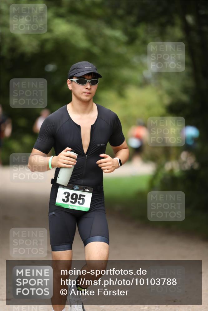 30.08.2026 - Elbe Triathlon Hamburg Antke Förster http://msf.ph/oto/10103788 30.08.2026 11:41:54 Laufen 395 meine-sportfotos.de