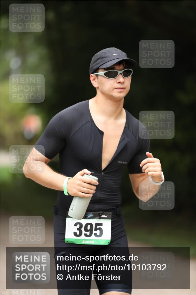 30.08.2026 - Elbe Triathlon Hamburg Antke Förster http://msf.ph/oto/10103792 30.08.2026 11:41:55 Laufen 395 meine-sportfotos.de