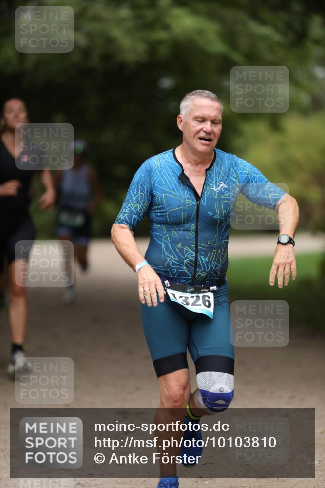 30.08.2026 - Elbe Triathlon Hamburg Antke Förster http://msf.ph/oto/10103810 30.08.2026 11:42:02 Laufen 326 meine-sportfotos.de