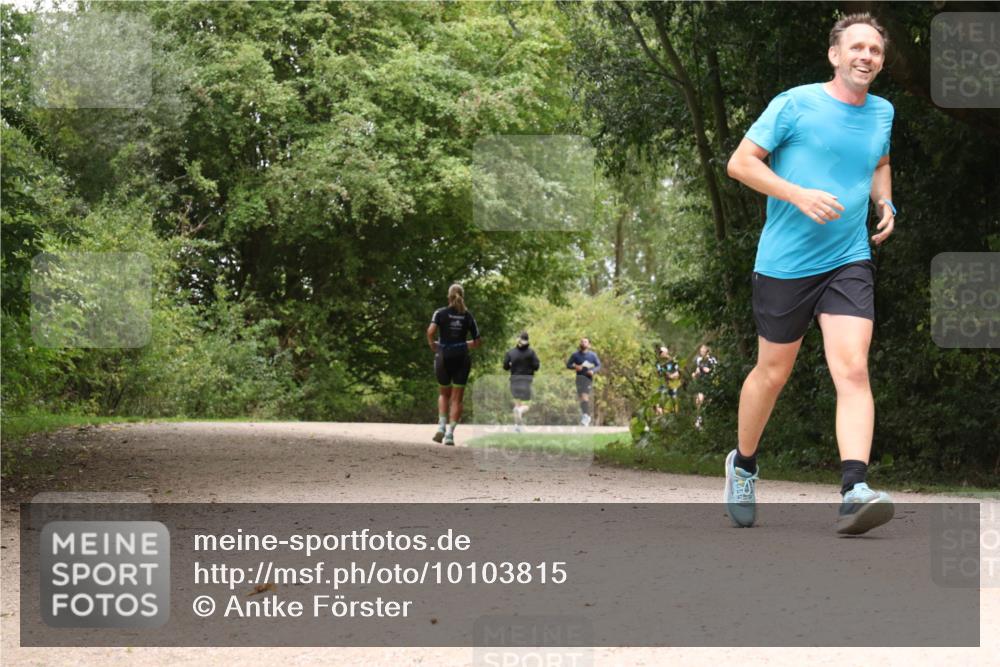 30.08.2026 - Elbe Triathlon Hamburg Antke Förster http://msf.ph/oto/10103815 30.08.2026 11:46:49 Laufen  meine-sportfotos.de