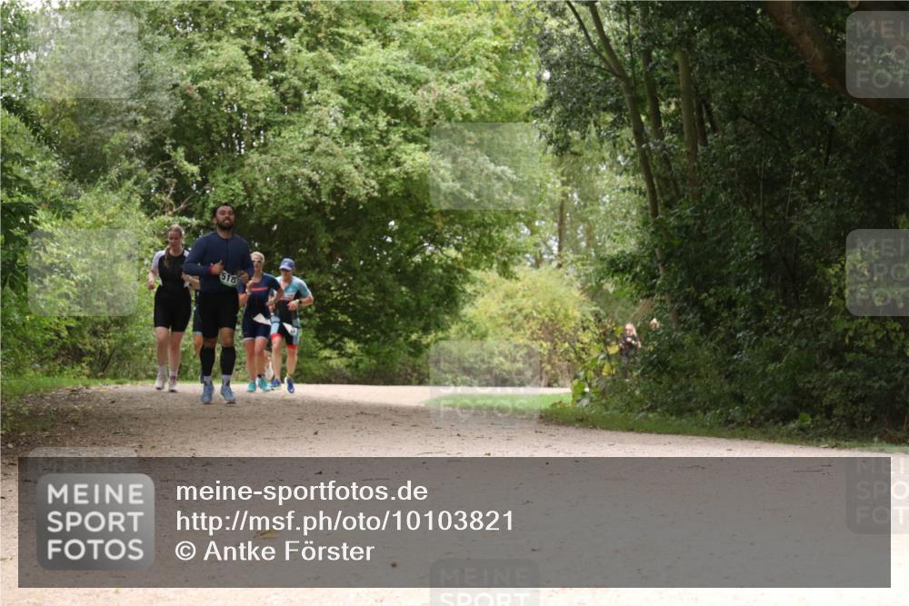 30.08.2026 - Elbe Triathlon Hamburg Antke Förster http://msf.ph/oto/10103821 30.08.2026 11:47:04 Laufen 518 meine-sportfotos.de