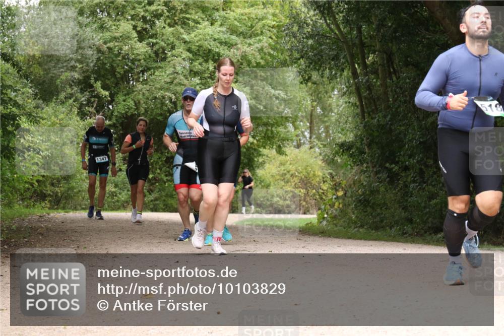 30.08.2026 - Elbe Triathlon Hamburg Antke Förster http://msf.ph/oto/10103829 30.08.2026 11:47:09 Laufen 1347, 518 meine-sportfotos.de