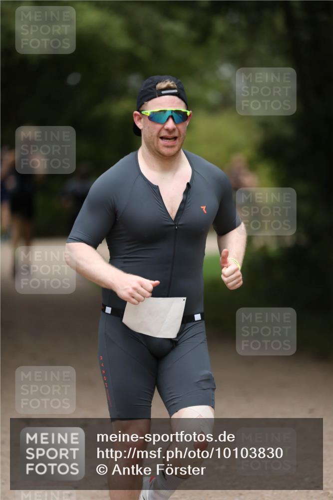30.08.2026 - Elbe Triathlon Hamburg Antke Förster http://msf.ph/oto/10103830 30.08.2026 11:42:10 Laufen  meine-sportfotos.de