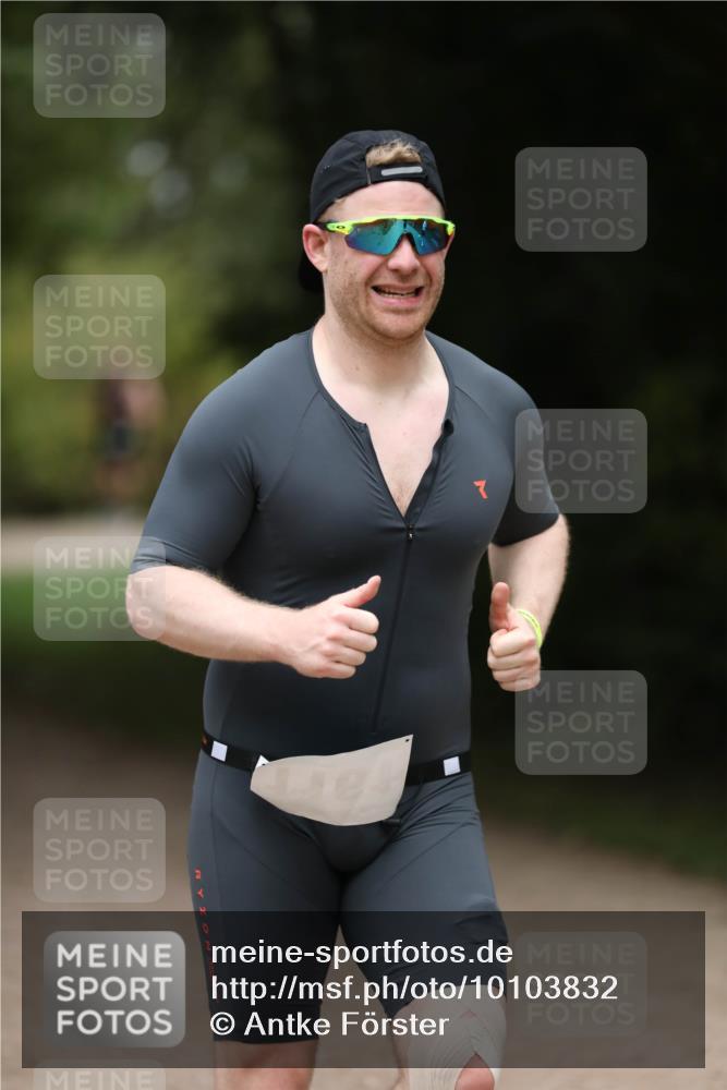 30.08.2026 - Elbe Triathlon Hamburg Antke Förster http://msf.ph/oto/10103832 30.08.2026 11:42:10 Laufen  meine-sportfotos.de