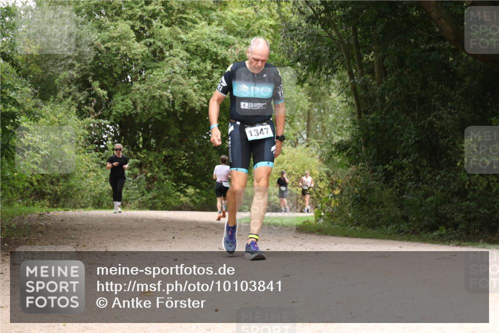 30.08.2026 - Elbe Triathlon Hamburg Antke Förster http://msf.ph/oto/10103841 30.08.2026 11:47:17 Laufen 1347 meine-sportfotos.de
