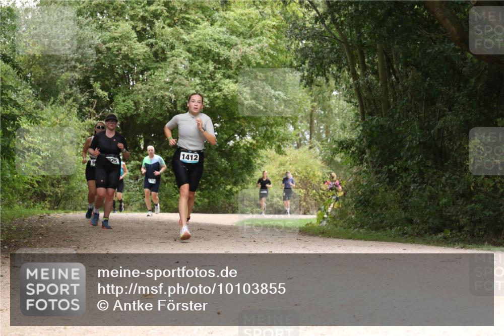 30.08.2026 - Elbe Triathlon Hamburg Antke Förster http://msf.ph/oto/10103855 30.08.2026 11:47:32 Laufen 9, 25, 1412 meine-sportfotos.de