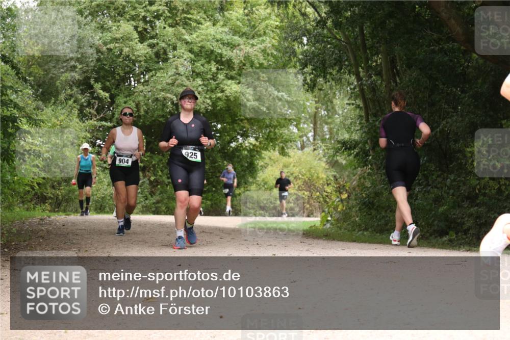 30.08.2026 - Elbe Triathlon Hamburg Antke Förster http://msf.ph/oto/10103863 30.08.2026 11:47:35 Laufen 904, 925 meine-sportfotos.de