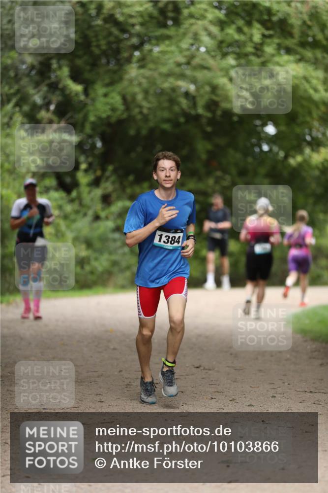 30.08.2026 - Elbe Triathlon Hamburg Antke Förster http://msf.ph/oto/10103866 30.08.2026 11:42:41 Laufen 1384 meine-sportfotos.de