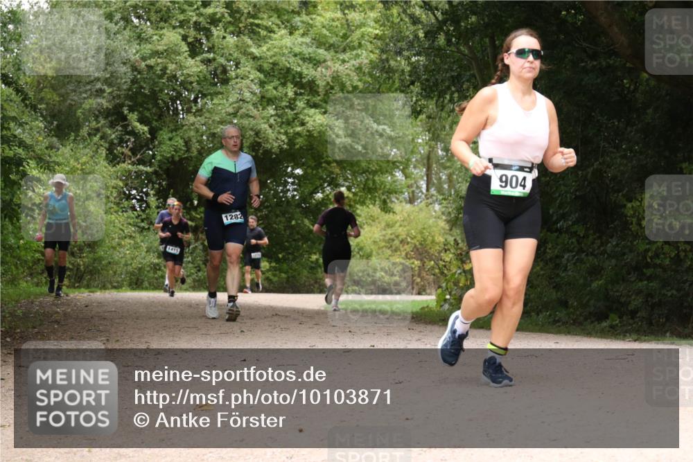 30.08.2026 - Elbe Triathlon Hamburg Antke Förster http://msf.ph/oto/10103871 30.08.2026 11:47:39 Laufen 1415, 1282, 904 meine-sportfotos.de