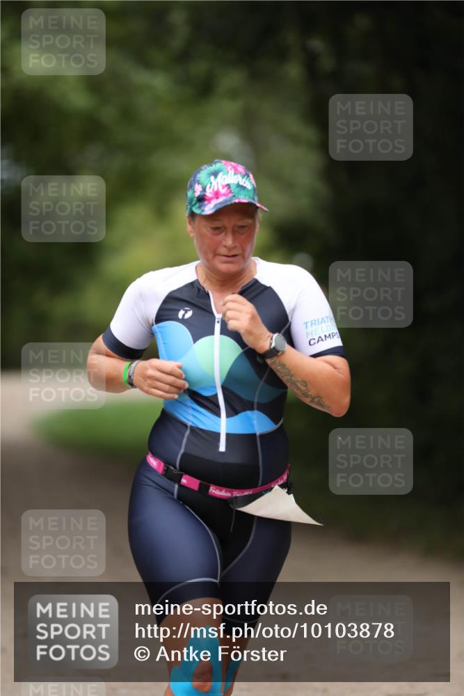 30.08.2026 - Elbe Triathlon Hamburg Antke Förster http://msf.ph/oto/10103878 30.08.2026 11:42:47 Laufen  meine-sportfotos.de