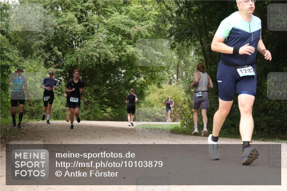 30.08.2026 - Elbe Triathlon Hamburg Antke Förster http://msf.ph/oto/10103879 30.08.2026 11:47:43 Laufen 855, 1415, 162, 1282 meine-sportfotos.de