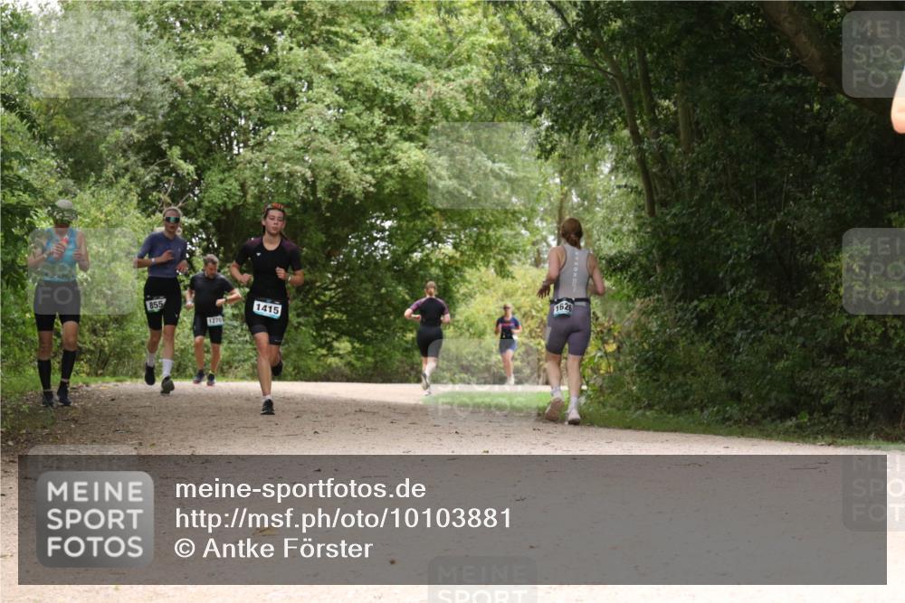 30.08.2026 - Elbe Triathlon Hamburg Antke Förster http://msf.ph/oto/10103881 30.08.2026 11:47:44 Laufen 855, 1270, 1415, 1626 meine-sportfotos.de
