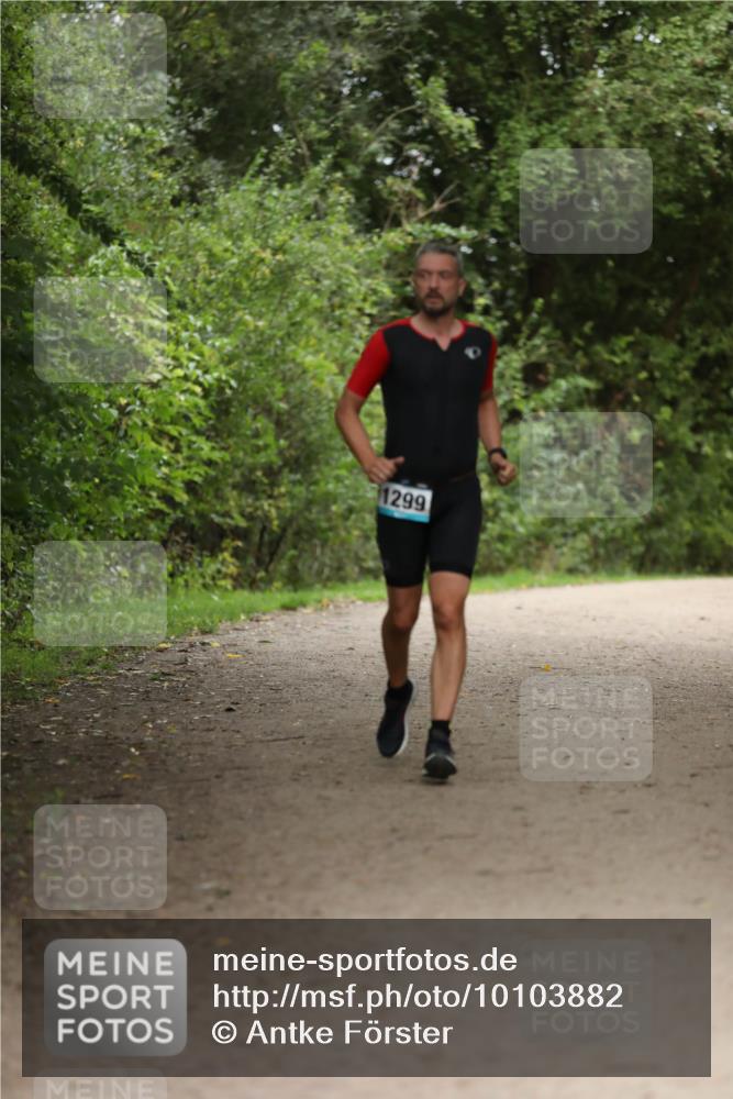 30.08.2026 - Elbe Triathlon Hamburg Antke Förster http://msf.ph/oto/10103882 30.08.2026 11:42:55 Laufen 1299 meine-sportfotos.de