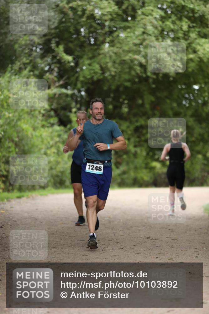 30.08.2026 - Elbe Triathlon Hamburg Antke Förster http://msf.ph/oto/10103892 30.08.2026 11:43:15 Laufen 1248 meine-sportfotos.de
