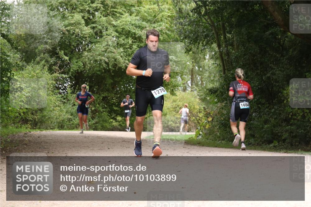 30.08.2026 - Elbe Triathlon Hamburg Antke Förster http://msf.ph/oto/10103899 30.08.2026 11:47:52 Laufen 1270, 1654 meine-sportfotos.de