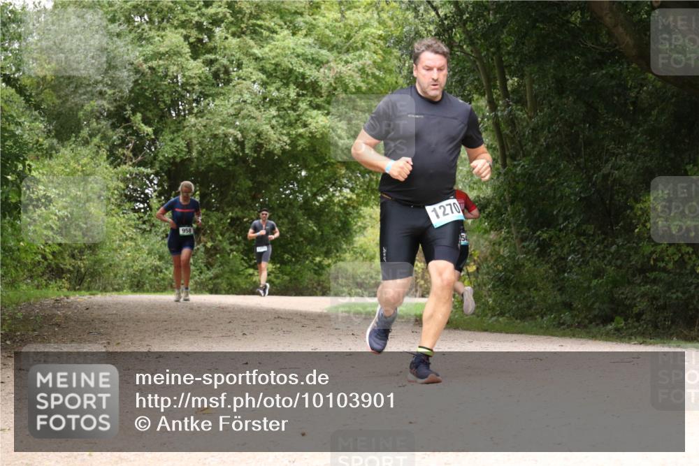 30.08.2026 - Elbe Triathlon Hamburg Antke Förster http://msf.ph/oto/10103901 30.08.2026 11:47:53 Laufen 958, 1270 meine-sportfotos.de
