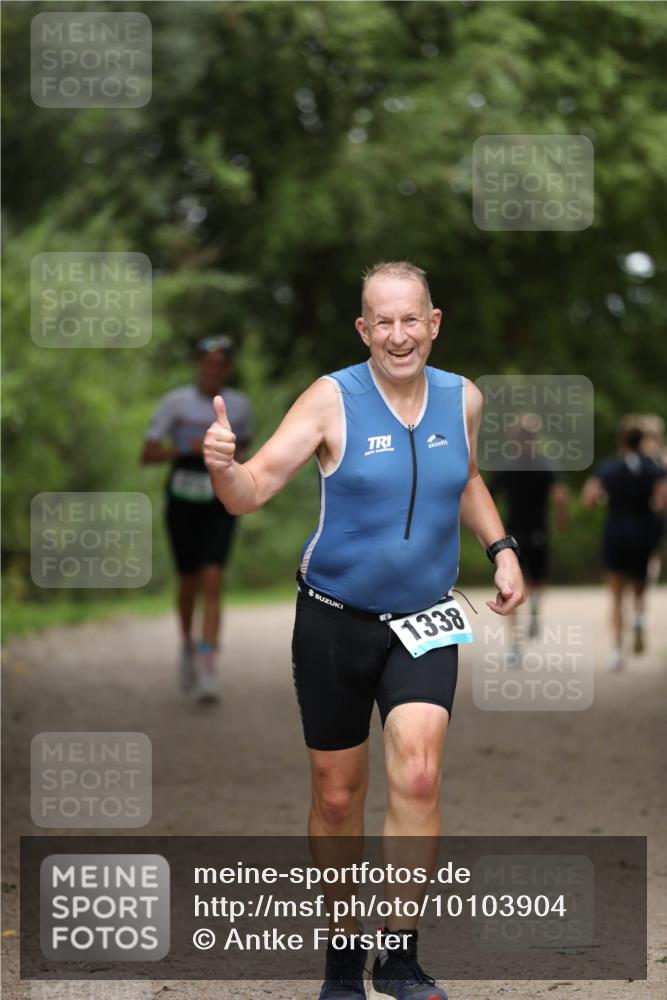 30.08.2026 - Elbe Triathlon Hamburg Antke Förster http://msf.ph/oto/10103904 30.08.2026 11:43:19 Laufen 1338 meine-sportfotos.de