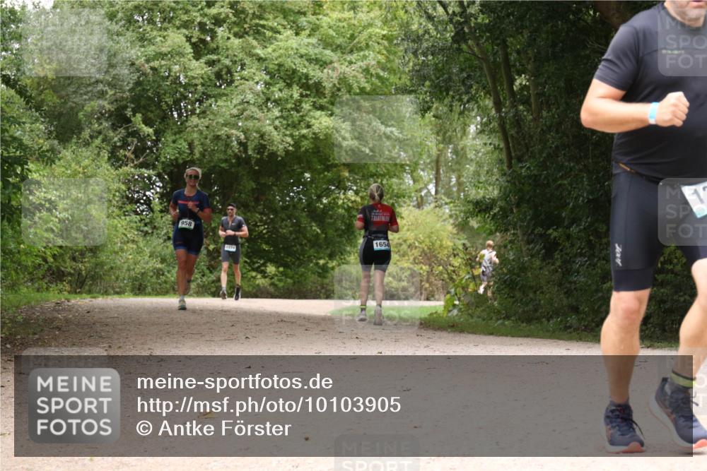30.08.2026 - Elbe Triathlon Hamburg Antke Förster http://msf.ph/oto/10103905 30.08.2026 11:47:54 Laufen 958, 1974, 1654, 15 meine-sportfotos.de