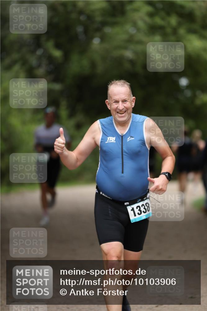 30.08.2026 - Elbe Triathlon Hamburg Antke Förster http://msf.ph/oto/10103906 30.08.2026 11:43:19 Laufen 1338 meine-sportfotos.de