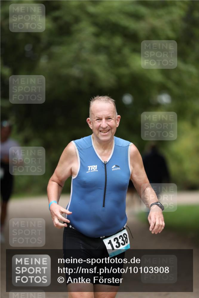 30.08.2026 - Elbe Triathlon Hamburg Antke Förster http://msf.ph/oto/10103908 30.08.2026 11:43:20 Laufen 1338 meine-sportfotos.de