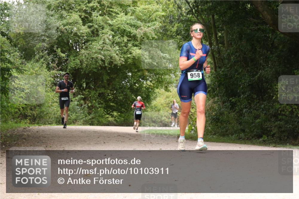 30.08.2026 - Elbe Triathlon Hamburg Antke Förster http://msf.ph/oto/10103911 30.08.2026 11:47:59 Laufen 1274, 1654, 958 meine-sportfotos.de