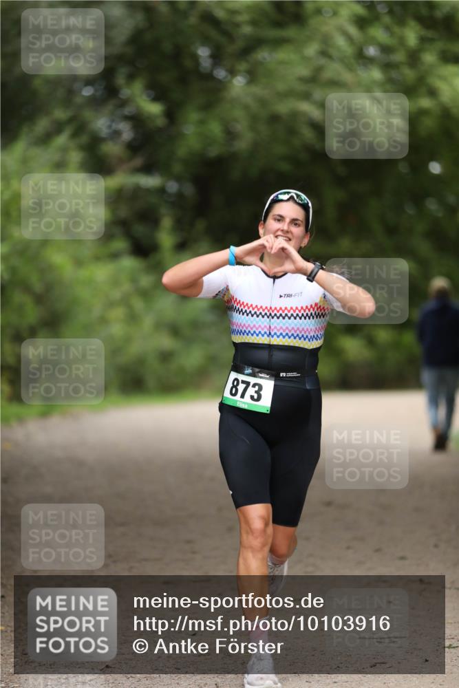 30.08.2026 - Elbe Triathlon Hamburg Antke Förster http://msf.ph/oto/10103916 30.08.2026 11:43:23 Laufen 873 meine-sportfotos.de