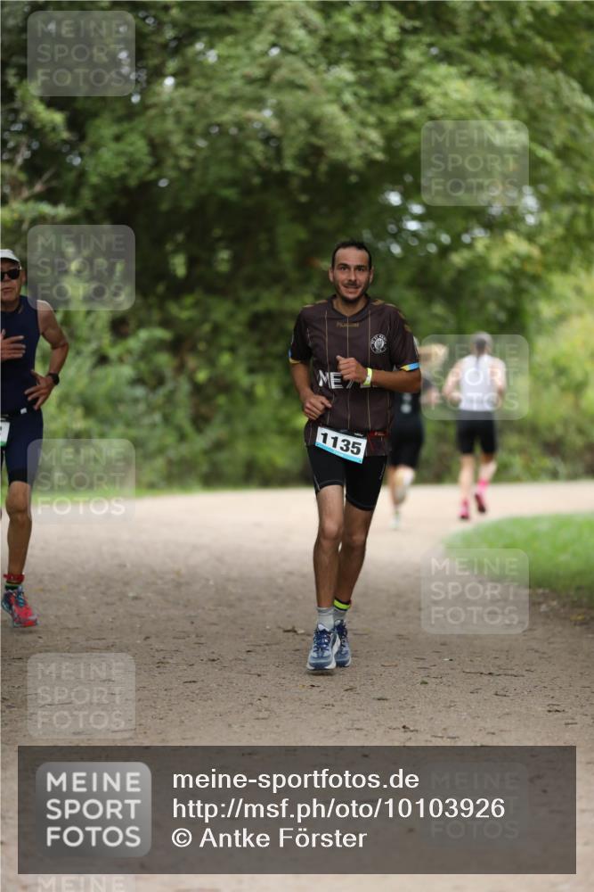 30.08.2026 - Elbe Triathlon Hamburg Antke Förster http://msf.ph/oto/10103926 30.08.2026 11:43:43 Laufen 1135 meine-sportfotos.de