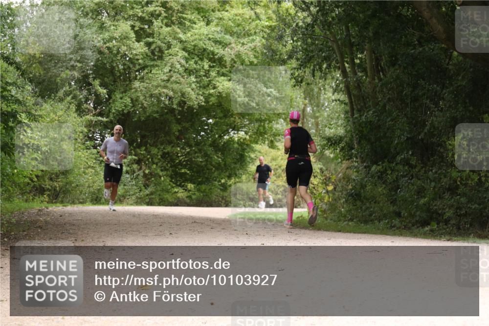 30.08.2026 - Elbe Triathlon Hamburg Antke Förster http://msf.ph/oto/10103927 30.08.2026 11:48:08 Laufen  meine-sportfotos.de
