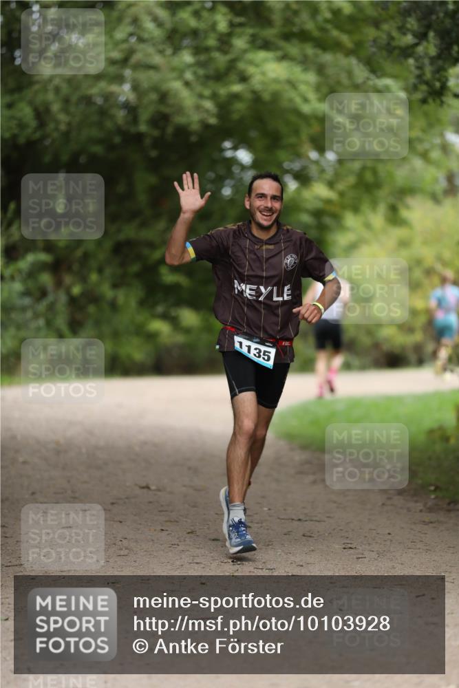 30.08.2026 - Elbe Triathlon Hamburg Antke Förster http://msf.ph/oto/10103928 30.08.2026 11:43:43 Laufen 1135 meine-sportfotos.de
