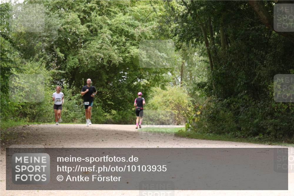 30.08.2026 - Elbe Triathlon Hamburg Antke Förster http://msf.ph/oto/10103935 30.08.2026 11:48:14 Laufen 912, 1288 meine-sportfotos.de