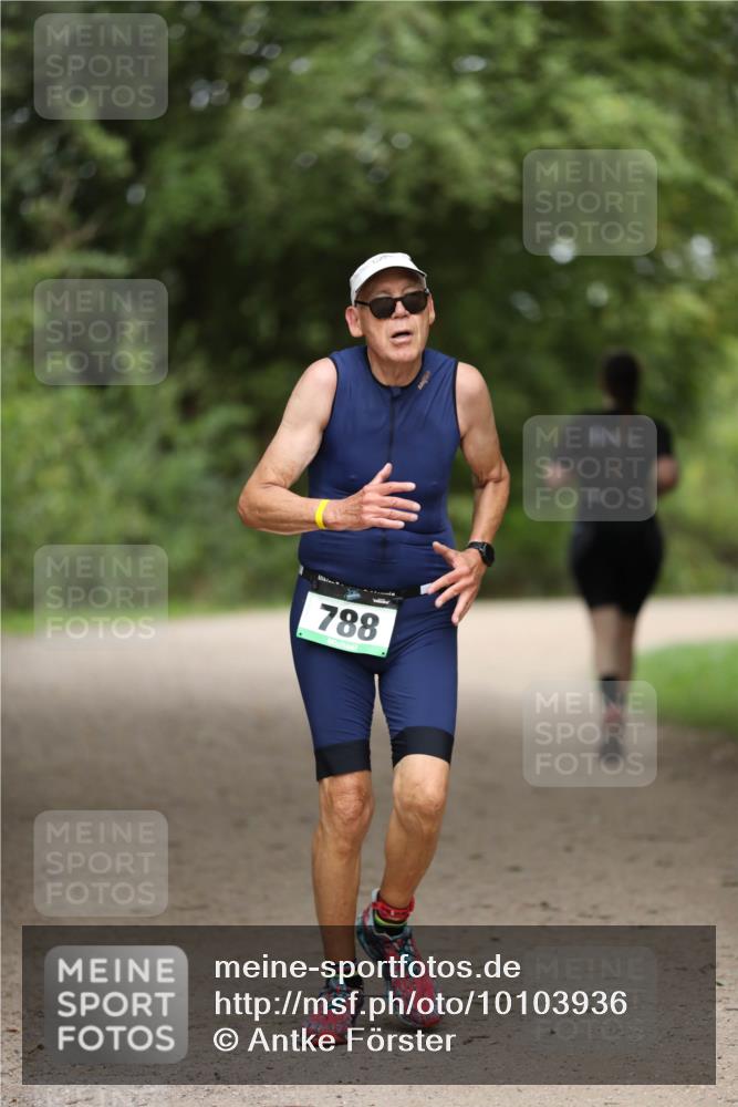 30.08.2026 - Elbe Triathlon Hamburg Antke Förster http://msf.ph/oto/10103936 30.08.2026 11:43:46 Laufen 788 meine-sportfotos.de