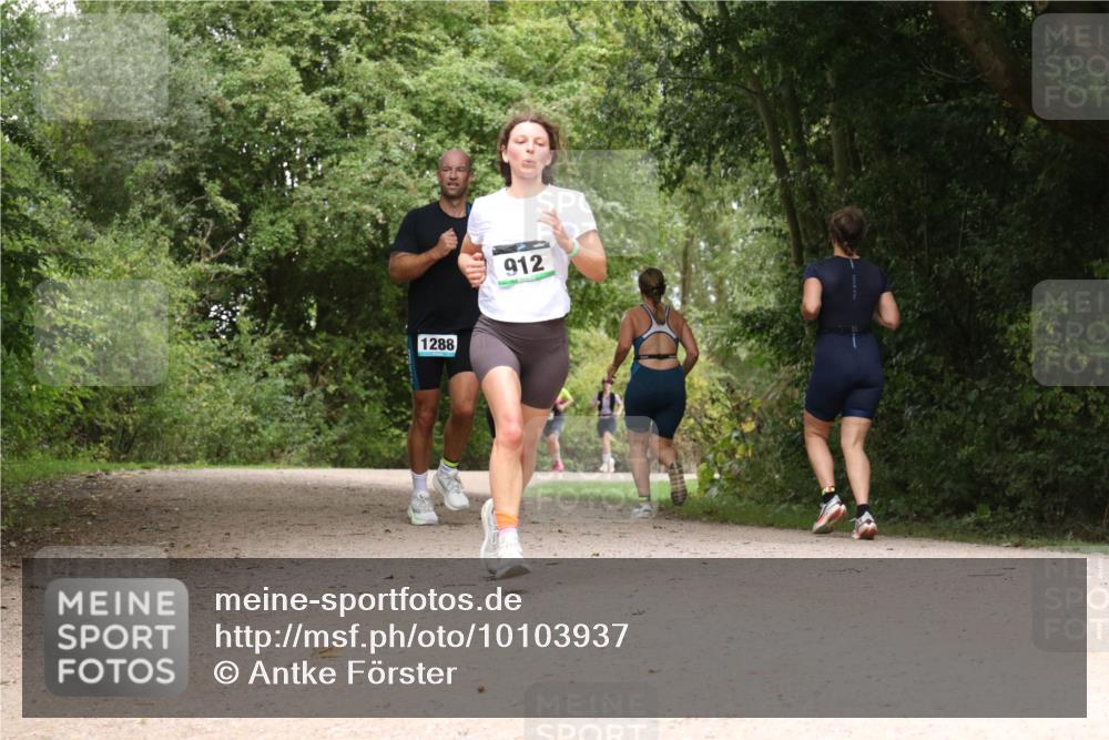30.08.2026 - Elbe Triathlon Hamburg Antke Förster http://msf.ph/oto/10103937 30.08.2026 11:48:21 Laufen 1288, 912 meine-sportfotos.de