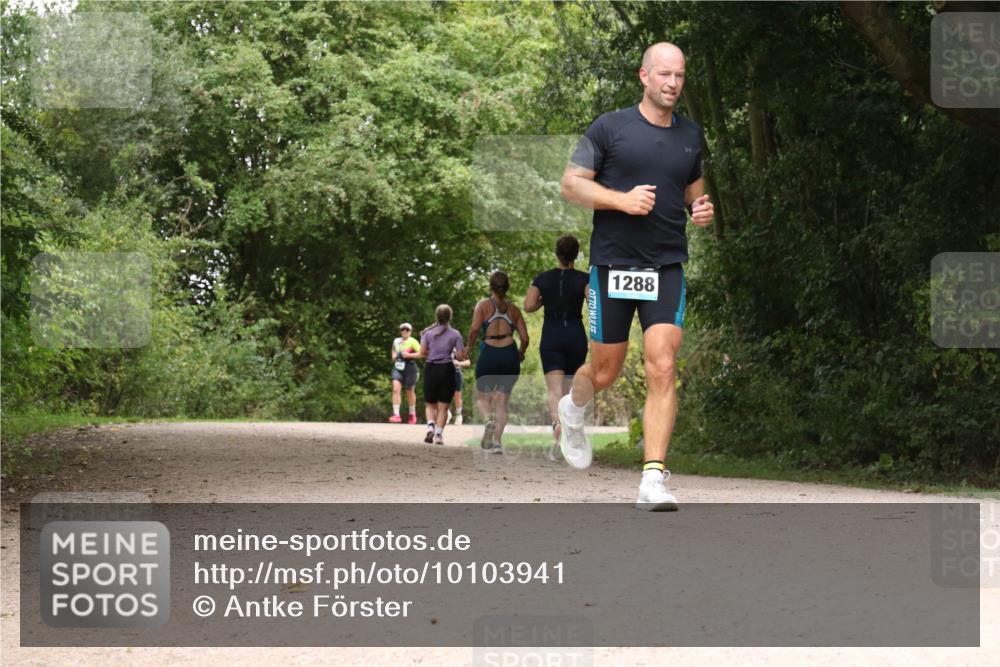 30.08.2026 - Elbe Triathlon Hamburg Antke Förster http://msf.ph/oto/10103941 30.08.2026 11:48:23 Laufen 1288 meine-sportfotos.de