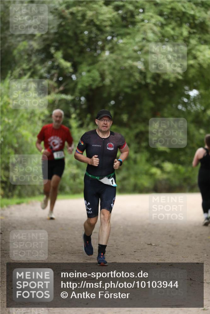 30.08.2026 - Elbe Triathlon Hamburg Antke Förster http://msf.ph/oto/10103944 30.08.2026 11:44:04 Laufen 1 meine-sportfotos.de