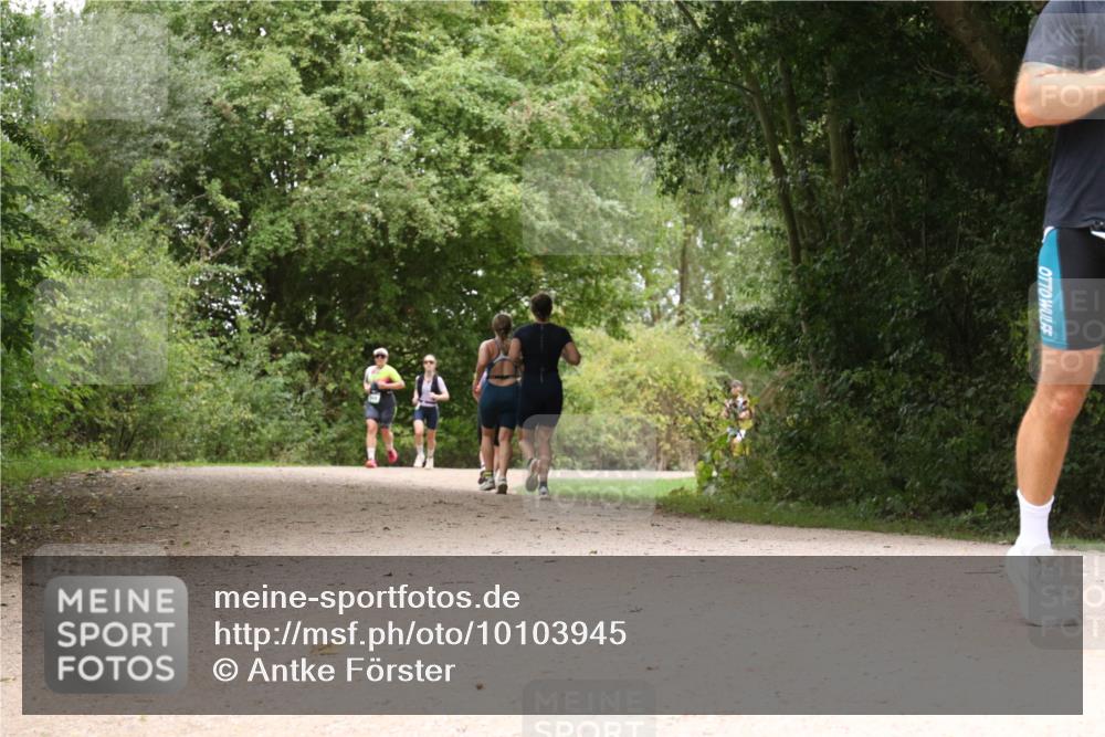 30.08.2026 - Elbe Triathlon Hamburg Antke Förster http://msf.ph/oto/10103945 30.08.2026 11:48:25 Laufen  meine-sportfotos.de