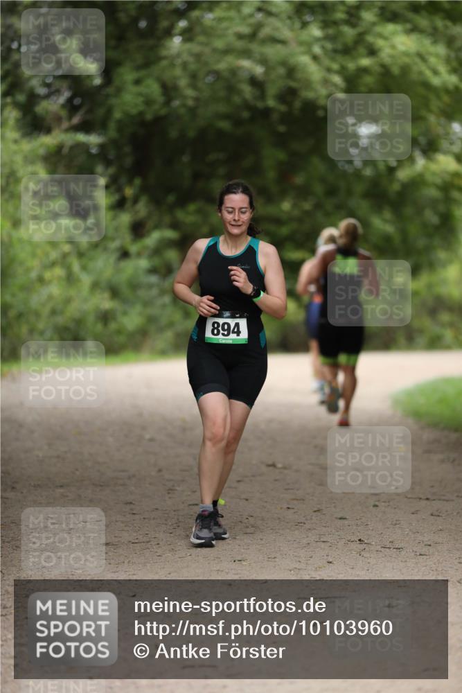 30.08.2026 - Elbe Triathlon Hamburg Antke Förster http://msf.ph/oto/10103960 30.08.2026 11:44:24 Laufen 894 meine-sportfotos.de
