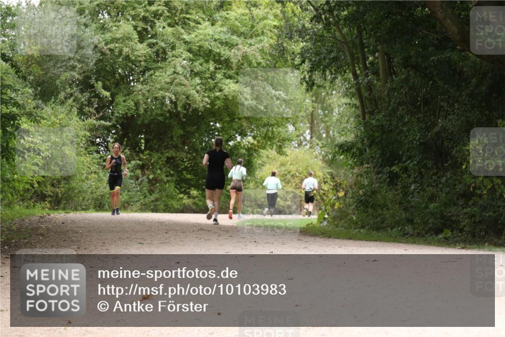 30.08.2026 - Elbe Triathlon Hamburg Antke Förster http://msf.ph/oto/10103983 30.08.2026 11:48:55 Laufen  meine-sportfotos.de