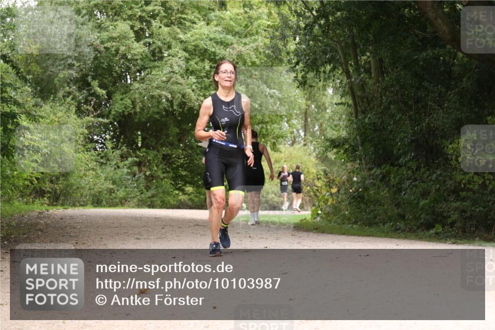 30.08.2026 - Elbe Triathlon Hamburg Antke Förster http://msf.ph/oto/10103987 30.08.2026 11:49:03 Laufen  meine-sportfotos.de