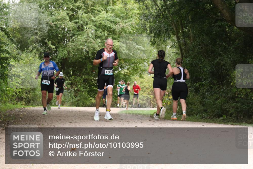 30.08.2026 - Elbe Triathlon Hamburg Antke Förster http://msf.ph/oto/10103995 30.08.2026 11:49:16 Laufen 1336, 1332 meine-sportfotos.de
