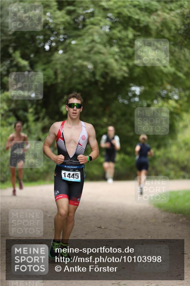 30.08.2026 - Elbe Triathlon Hamburg Antke Förster http://msf.ph/oto/10103998 30.08.2026 11:44:56 Laufen 1445 meine-sportfotos.de