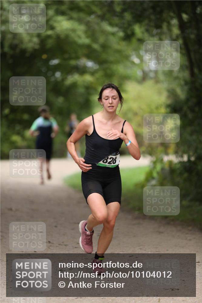 30.08.2026 - Elbe Triathlon Hamburg Antke Förster http://msf.ph/oto/10104012 30.08.2026 11:45:03 Laufen 826 meine-sportfotos.de