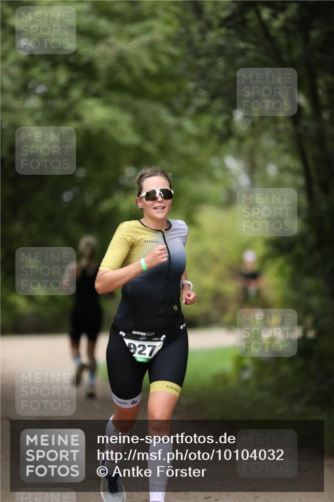 30.08.2026 - Elbe Triathlon Hamburg Antke Förster http://msf.ph/oto/10104032 30.08.2026 11:45:21 Laufen 927 meine-sportfotos.de