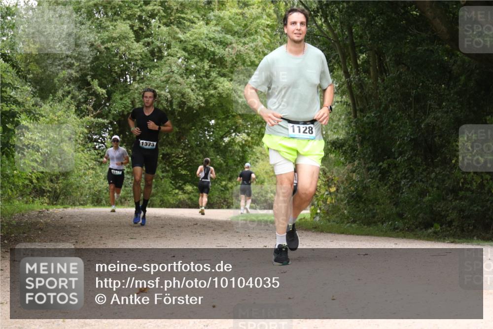 30.08.2026 - Elbe Triathlon Hamburg Antke Förster http://msf.ph/oto/10104035 30.08.2026 11:49:34 Laufen 15709, 1373, 1128 meine-sportfotos.de
