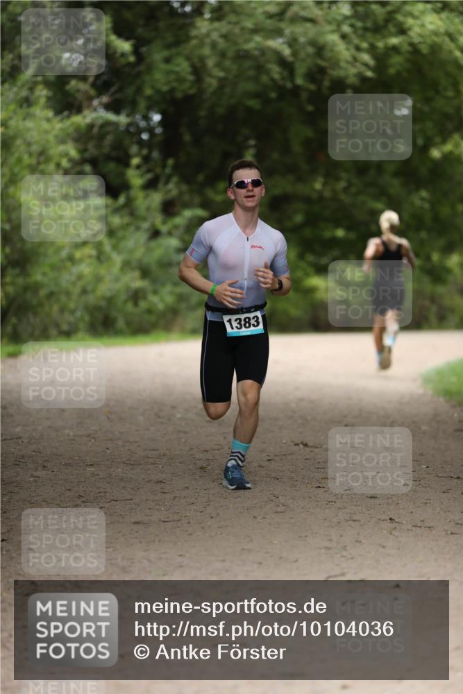 30.08.2026 - Elbe Triathlon Hamburg Antke Förster http://msf.ph/oto/10104036 30.08.2026 11:45:25 Laufen 1383 meine-sportfotos.de