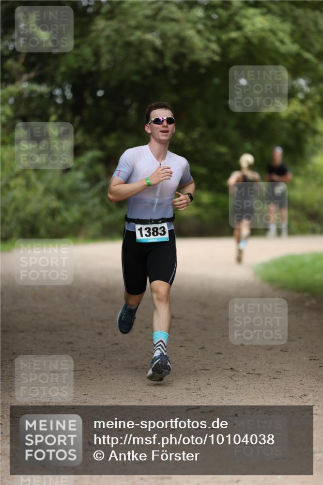 30.08.2026 - Elbe Triathlon Hamburg Antke Förster http://msf.ph/oto/10104038 30.08.2026 11:45:25 Laufen 1383 meine-sportfotos.de